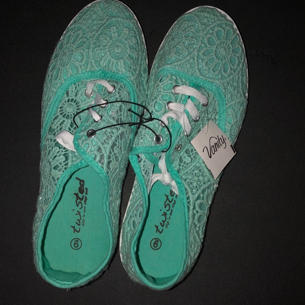 Twisted Turquoise Lace Slip ons NWT w flaw